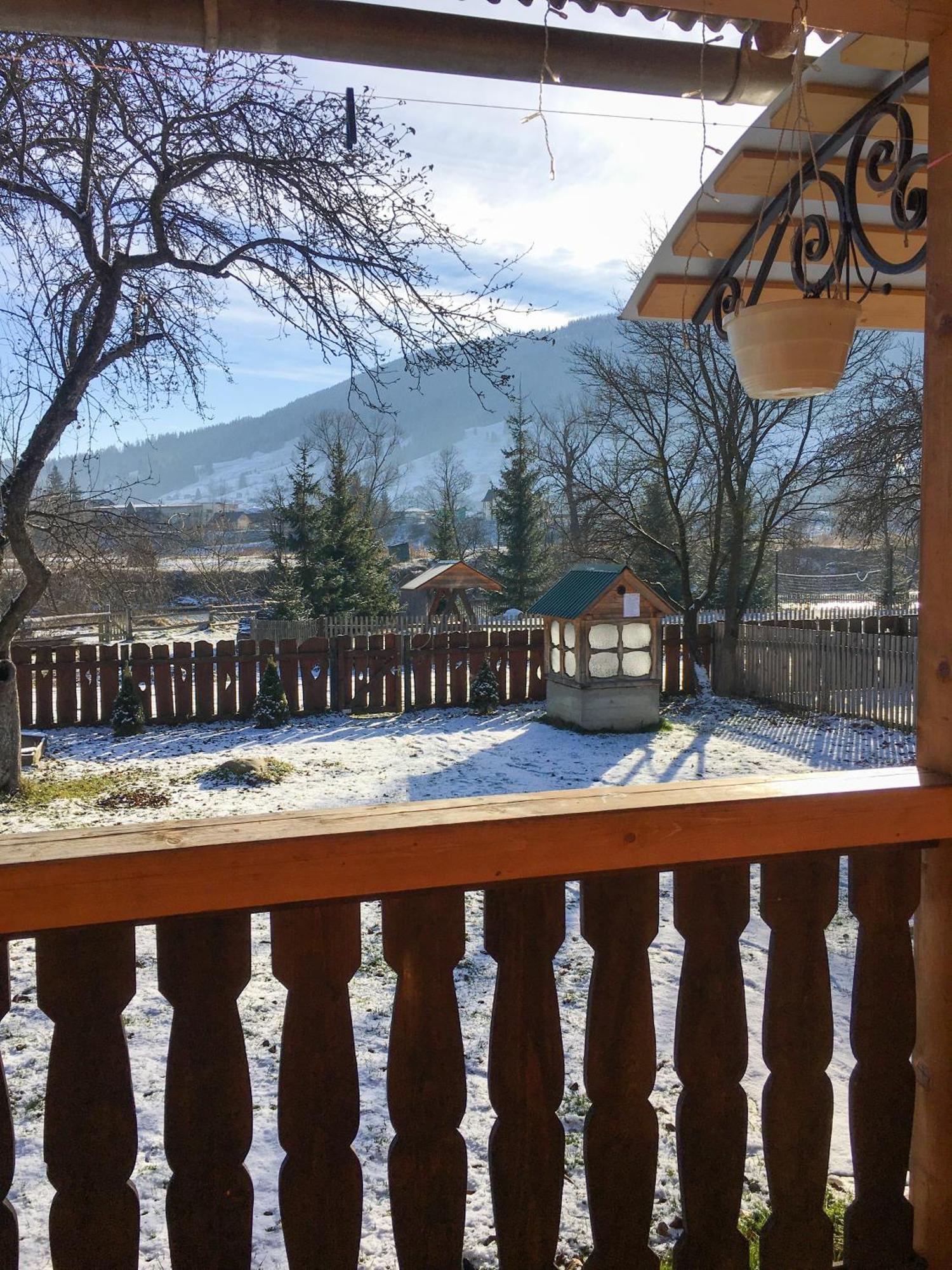 Котедж Шум Черемоша На Березі Річки Verhovîna Exterior foto