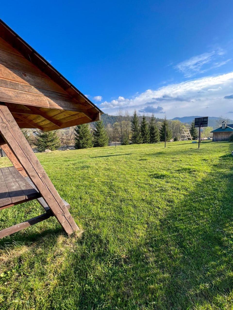 Котедж Шум Черемоша На Березі Річки Verhovîna Exterior foto