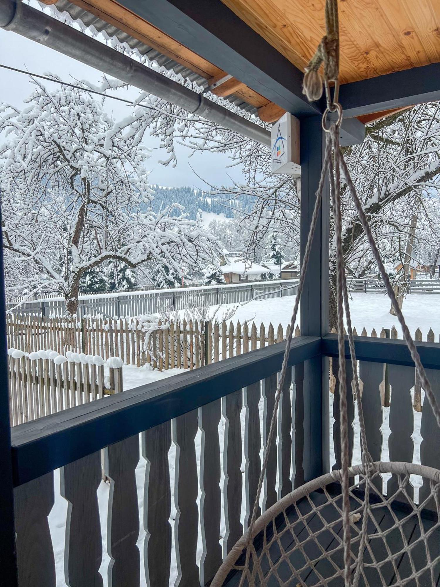 Котедж Шум Черемоша На Березі Річки Verhovîna Exterior foto